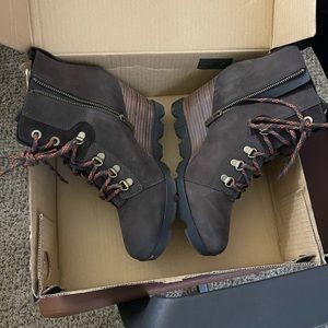 Sorel Women’s Wedge Boots. Size 11 Like New